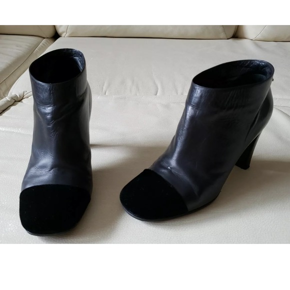 🛑SOLD🛑 Chanel Leather Booties fits US Size 8 - Picture 3 of 8
